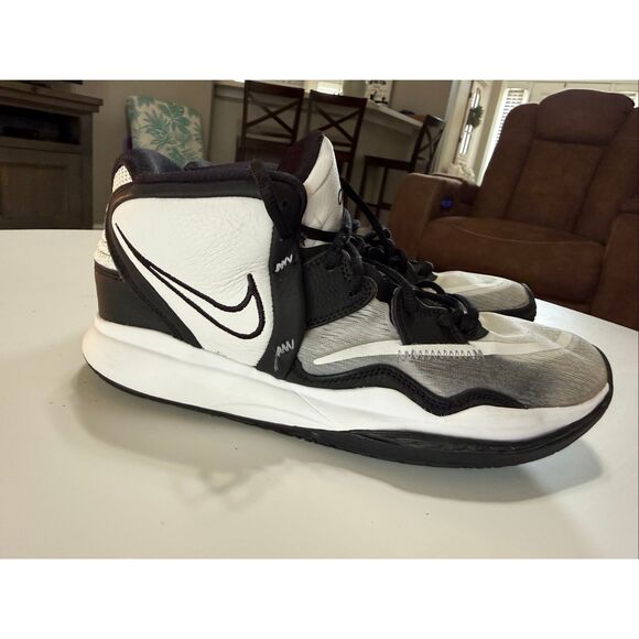 Nike Men\'s Size 10.5 Kyrie Infinity Basketball Shoes Sneakers Black White Oreo main image 15